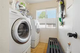 933 S Downey, Anaheim, CA 92804 - Photo 17