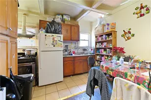 608 W 52nd, Los Angeles, CA 90037 - Photo 33