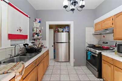 608 W 52nd, Los Angeles, CA 90037 - Photo 39