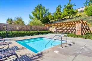 19532 Martellus, Saugus, CA 91350 - Photo 49