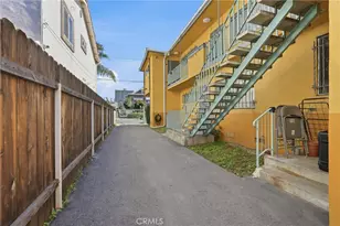 1207 S Catalina St, Los Angeles, CA 90006 - Photo 3