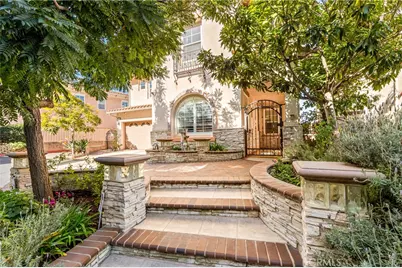 2239 Starlight Ln, Signal Hill, CA 90755 - Photo 3