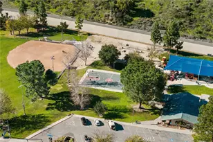 22561 Tula Dr, Saugus, CA 91350 - Photo 41