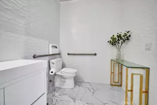 300 E 4th St, Long Beach, CA 90802 - Photo 23