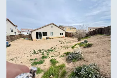 13831 Coolidge, Oak Hills, CA 92344 - Photo 23