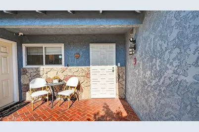 6051 Summerdale, Huntington Beach, CA 92647 - Photo 3