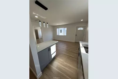 2033 W Burnett Street, Long Beach, CA 90810 - Photo 17