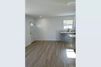 2033 W Burnett Street, Long Beach, CA 90810 - Photo 19
