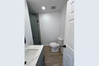 2033 W Burnett Street, Long Beach, CA 90810 - Photo 23