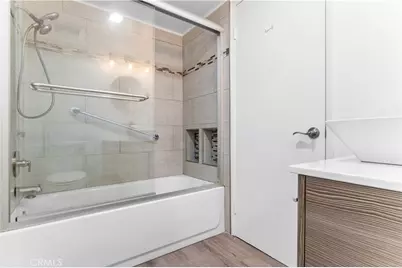 631 S Kenmore, Los Angeles, CA 90005 - Photo 13