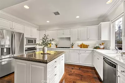 8 Versailles, Irvine, CA 92602 - Photo 7