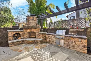 8 Versailles, Irvine, CA 92602 - Photo 21