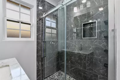 10525 Washington Avenue, South Gate, CA 90280 - Photo 11