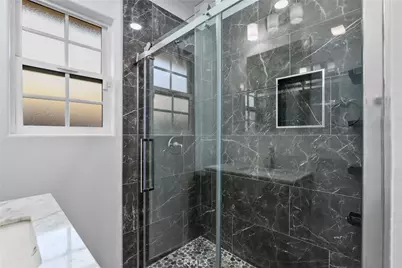 10525 Washington Avenue, South Gate, CA 90280 - Photo 11