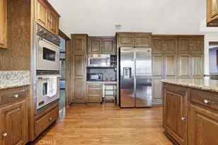 24300 Sylvan Glen, Calabasas, CA 91302 - Photo 3