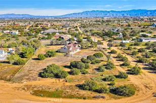 11062 Hollister Rd, Oak Hills, CA 92344 - Photo 59