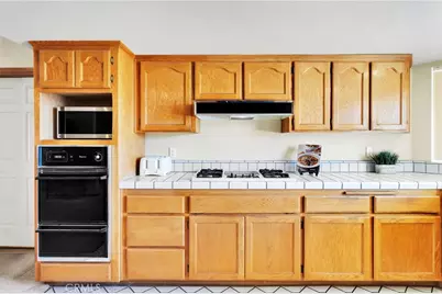 11062 Hollister Road, Oak Hills, CA 92344 - Photo 19