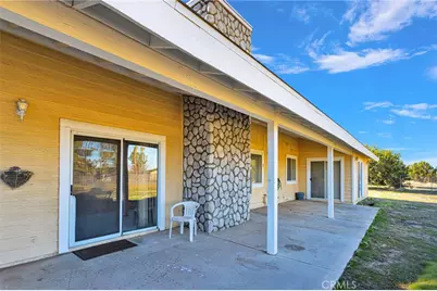 11062 Hollister Road, Oak Hills, CA 92344 - Photo 55