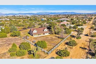 11062 Hollister Road, Oak Hills, CA 92344 - Photo 57