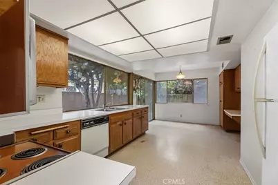 10042 Sprit Circle, Huntington Beach, CA 92646 - Photo 9