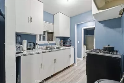 907 E 109th Place, Los Angeles, CA 90059 - Photo 29