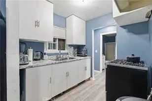 907 E 109th Pl, Los Angeles, CA 90059 - Photo 29