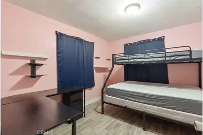 907 E 109th Place, Los Angeles, CA 90059 - Photo 11