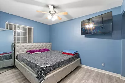 907 E 109th Place, Los Angeles, CA 90059 - Photo 37