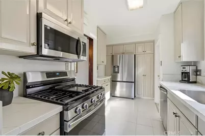 650 Roycroft, Long Beach, CA 90814 - Photo 13