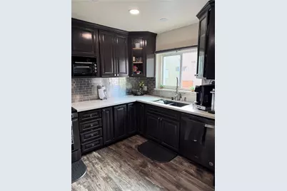 1900 W Glenoaks #F, Anaheim, CA 92801 - Photo 5