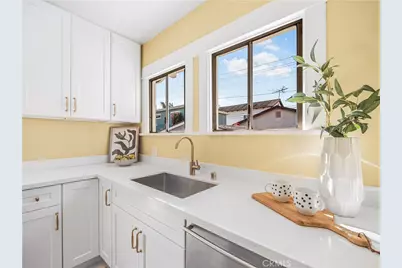 243 Ximeno Avenue, Long Beach, CA 90803 - Photo 11