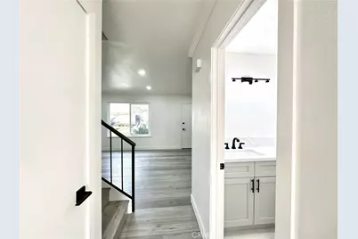 200 Carriage #B, Santa Ana, CA 92707 - Photo 17