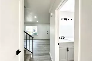 200 Carriage, Santa Ana, CA 92707 - Photo 17