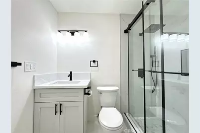 200 Carriage #B, Santa Ana, CA 92707 - Photo 35