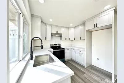 200 Carriage #B, Santa Ana, CA 92707 - Photo 23