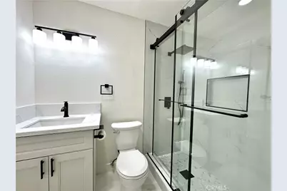 200 Carriage #B, Santa Ana, CA 92707 - Photo 33