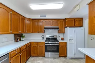 2834 W Keys Ln, Anaheim, CA 92804 - Photo 15