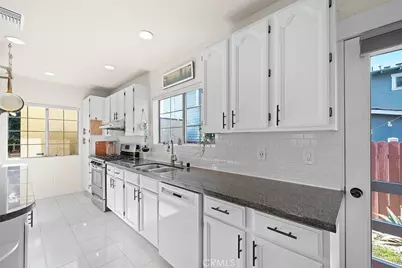 337 Temple Ave, Long Beach, CA 90814 - Photo 17