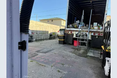 260 E South Street, Long Beach, CA 90805 - Photo 9