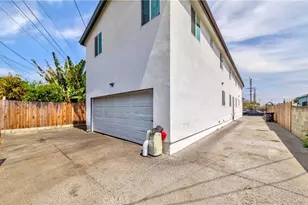 8711 McKinley Pl, Los Angeles, CA 90002 - Photo 3