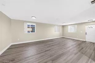 8711 McKinley Pl, Los Angeles, CA 90002 - Photo 15