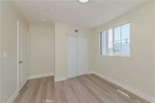 8711 McKinley Pl, Los Angeles, CA 90002 - Photo 11