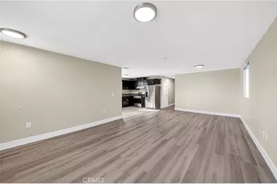 8711 McKinley Place, Los Angeles, CA 90002 - Photo 13