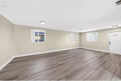 8711 McKinley Place, Los Angeles, CA 90002 - Photo 5