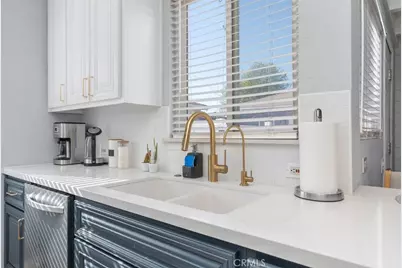 2401 Roswell Avenue, Long Beach, CA 90815 - Photo 13