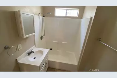 715 E 87th Place, Los Angeles, CA 90002 - Photo 11