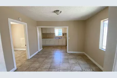 715 E 87th Place, Los Angeles, CA 90002 - Photo 13