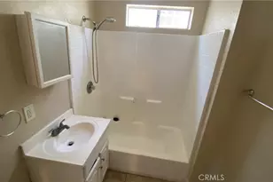 715 E 87th Pl, Los Angeles, CA 90002 - Photo 13