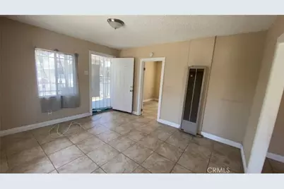 715 E 87th Place, Los Angeles, CA 90002 - Photo 7