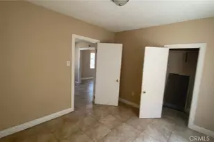 715 E 87th Pl, Los Angeles, CA 90002 - Photo 11